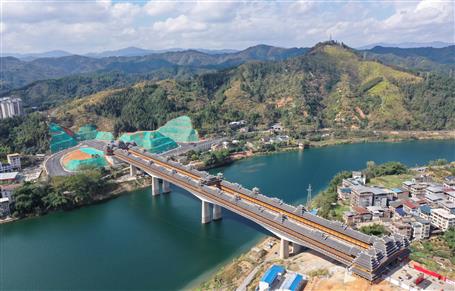 【奮戰(zhàn)四季度·決勝全年穩(wěn)】三江宜陽大橋通車！